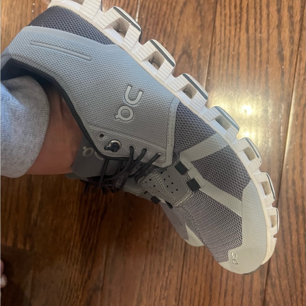 On Running Men's(8)Woman’s (9 1/2) Gray and White Athletic Shoes